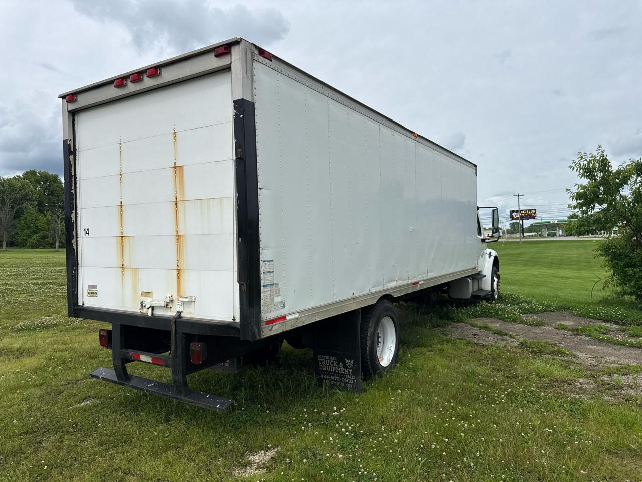 Freightliner M2 106 Medium Duty  2009