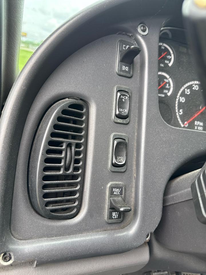 Freightliner M2 106 Medium Duty  2009