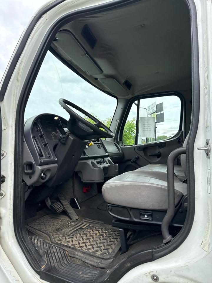 Freightliner M2 106 Medium Duty  2015