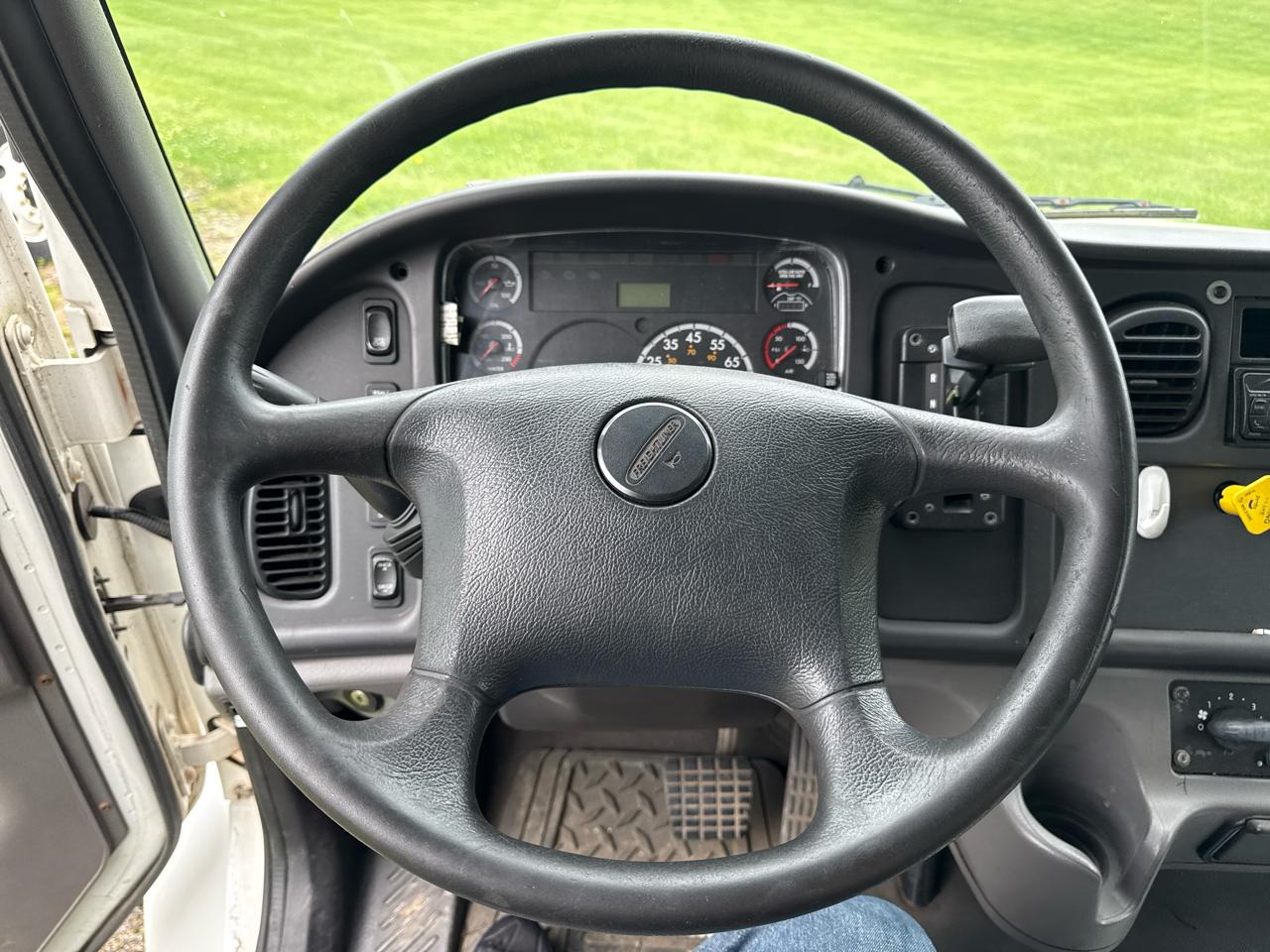 Freightliner M2 106 Medium Duty  2015