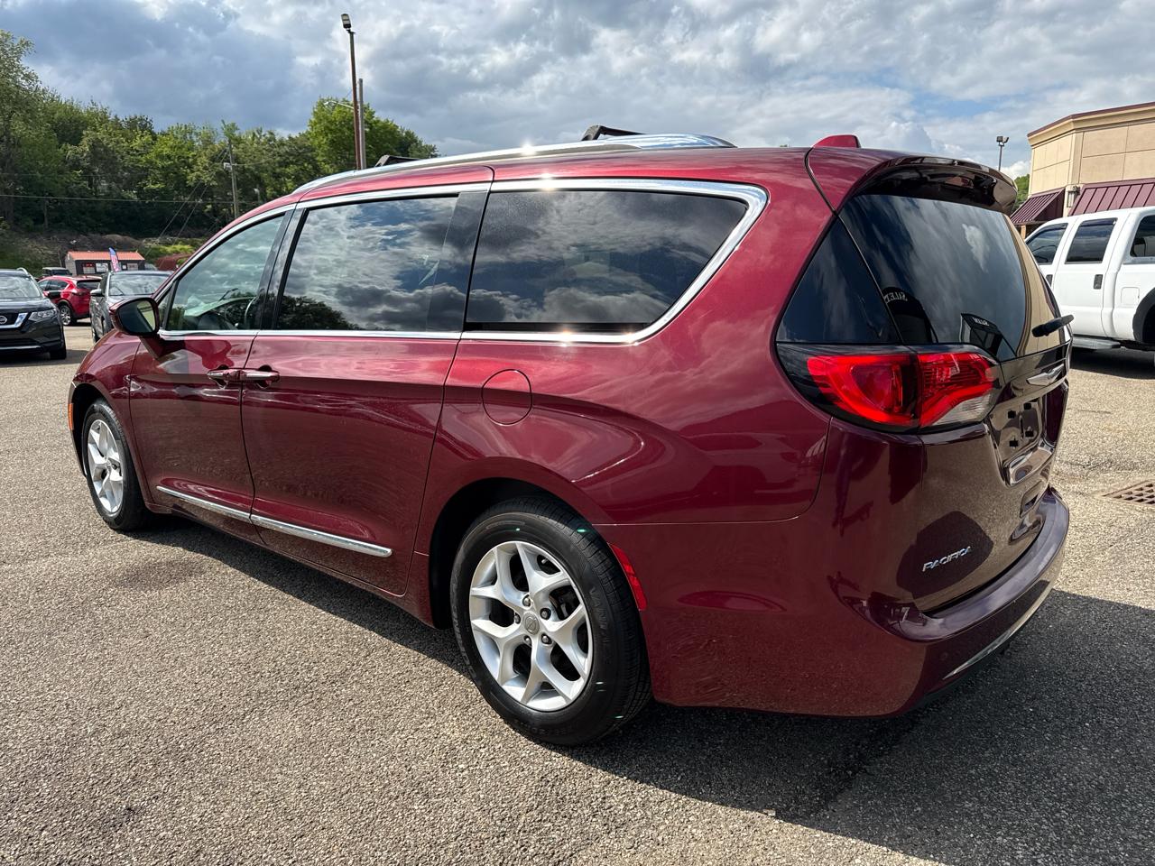 Chrysler Pacifica Touring L FWD 2018