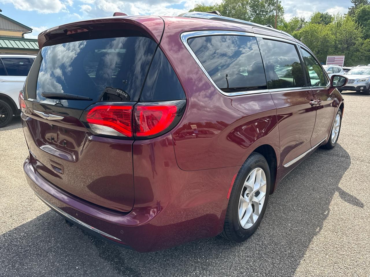 Chrysler Pacifica Touring L FWD 2018