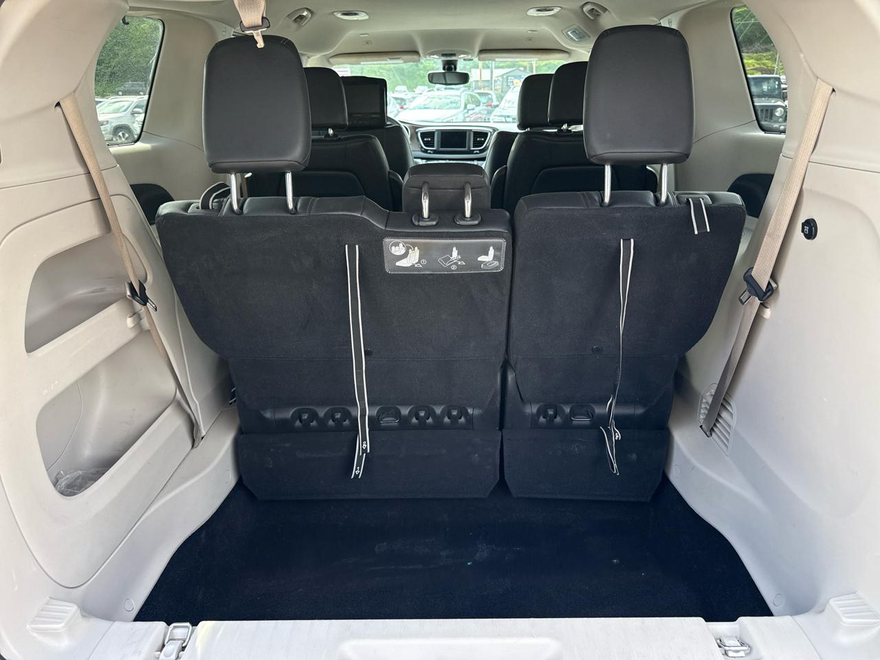 Chrysler Pacifica Touring L FWD 2018