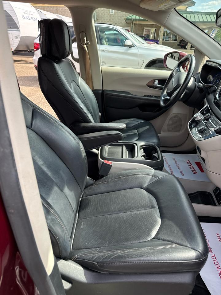 Chrysler Pacifica Touring L FWD 2018