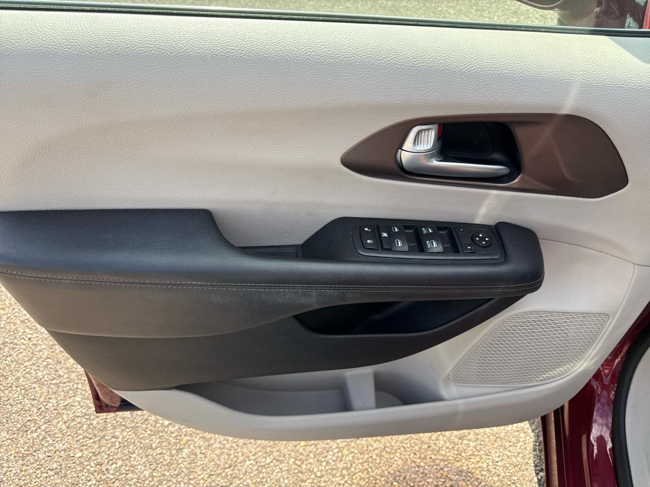 Chrysler Pacifica Touring L FWD 2018