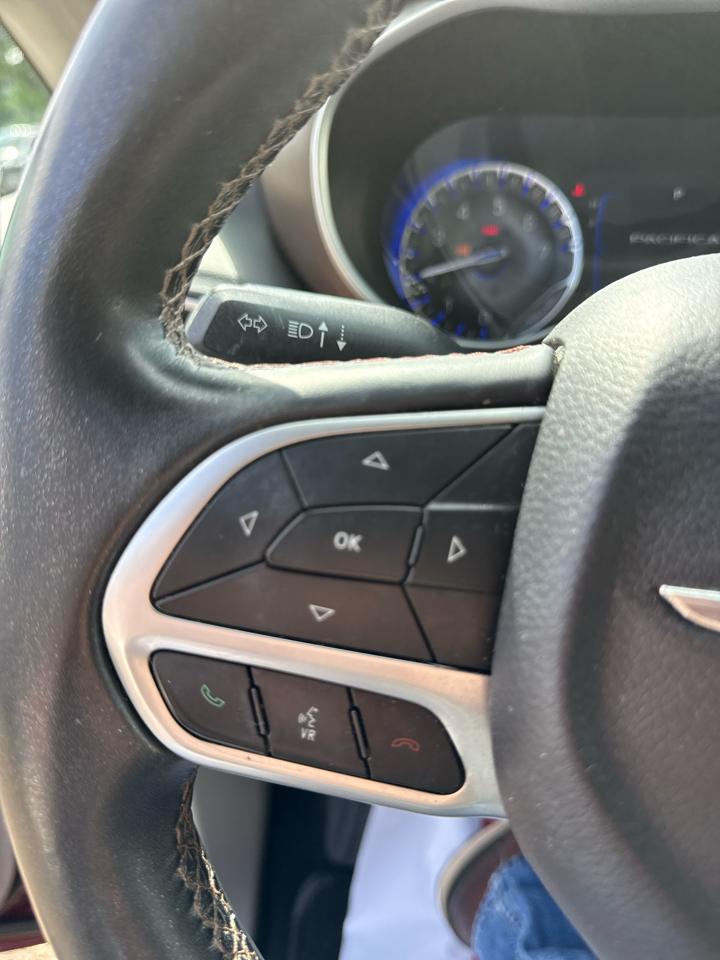 Chrysler Pacifica Touring L FWD 2018