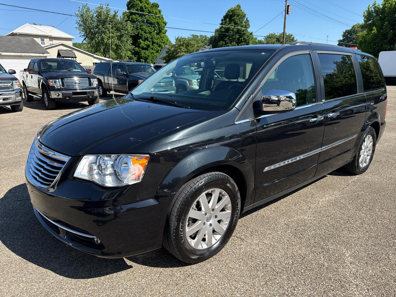 Chrysler Town & Country 4dr Wgn Touring-L 2012