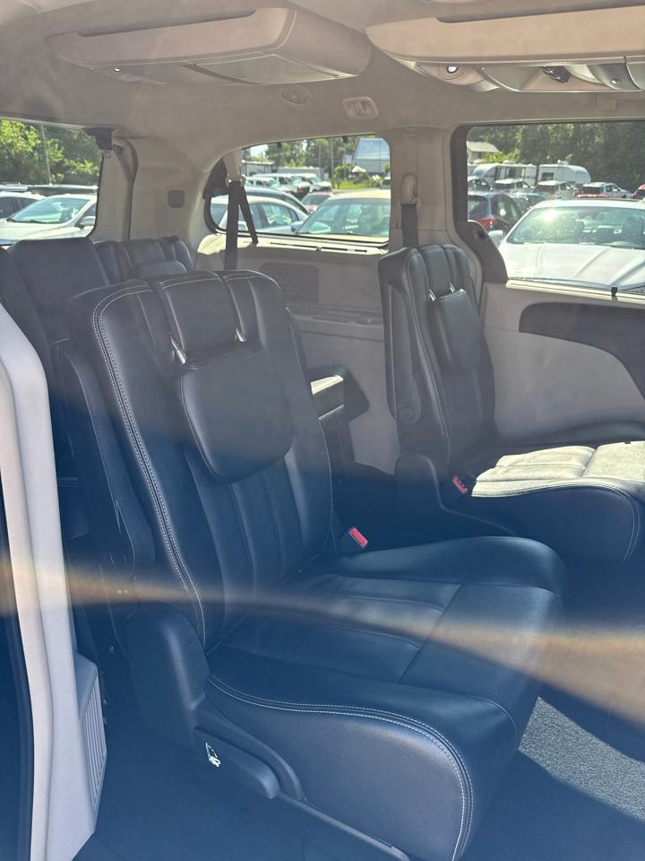 Chrysler Town & Country 4dr Wgn Touring-L 2012