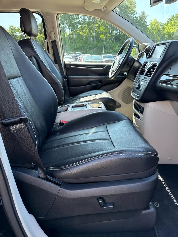 Chrysler Town & Country 4dr Wgn Touring-L 2012