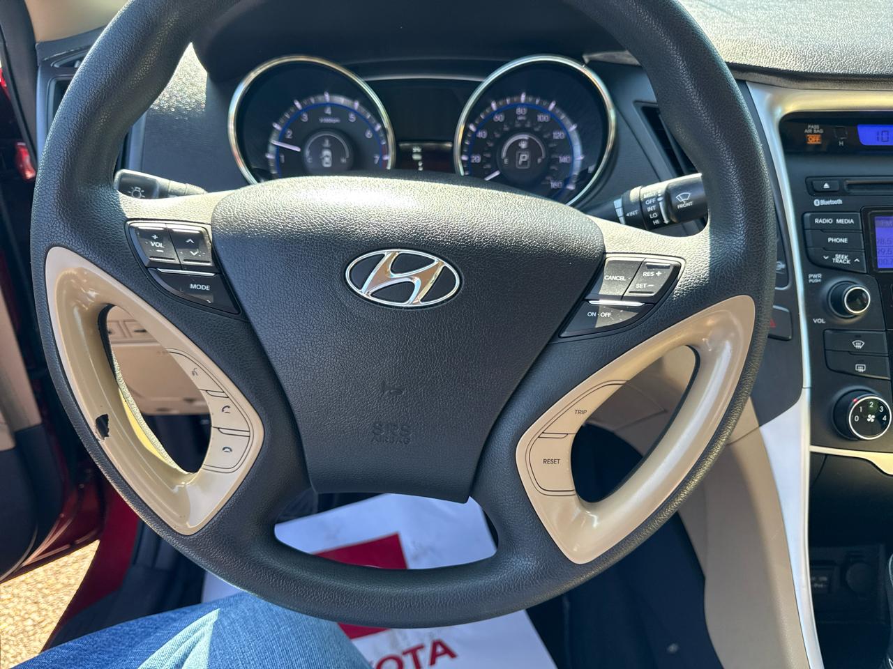 Hyundai Sonata 4dr Sdn 2.4L Auto GLS 2012