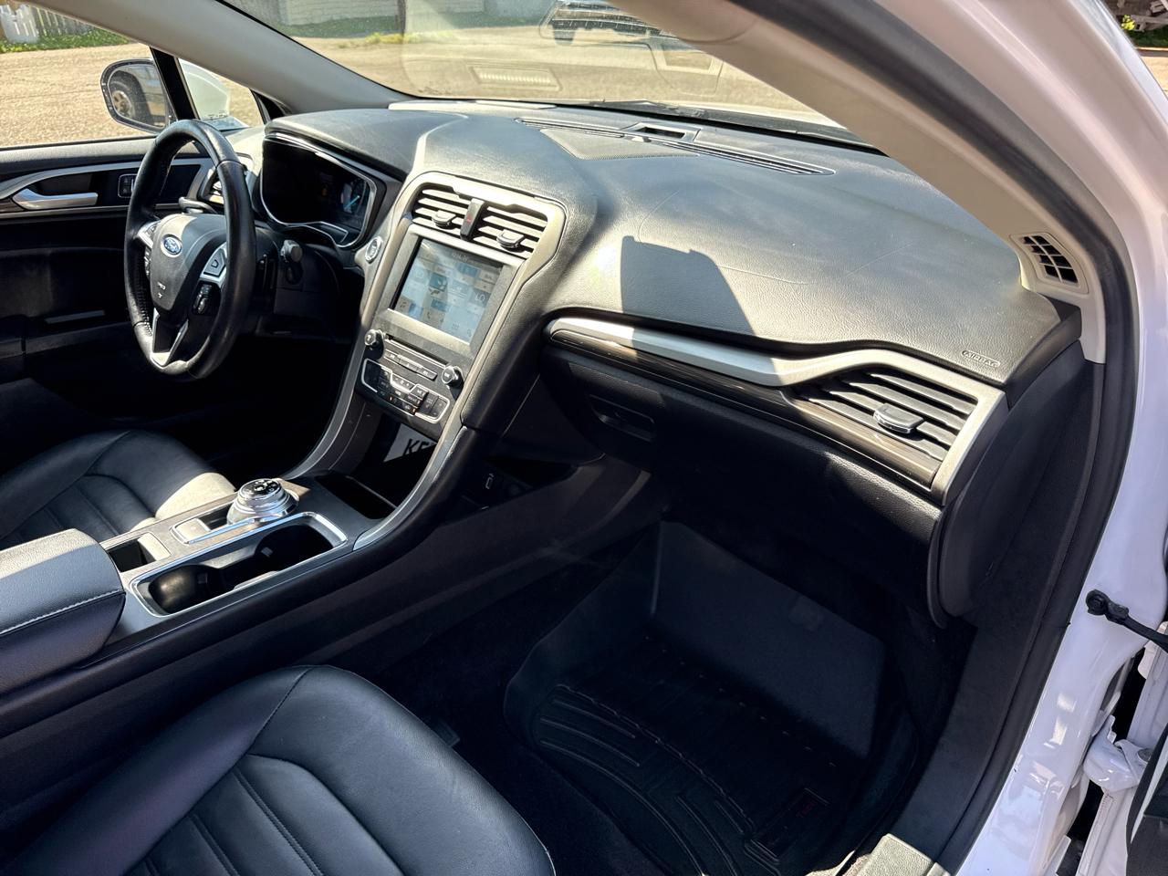 Ford Fusion SE FWD 2017
