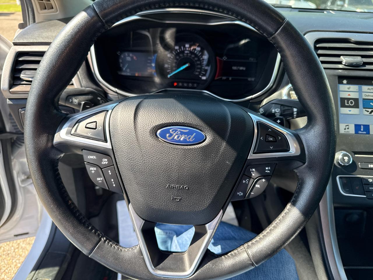 Ford Fusion SE FWD 2017