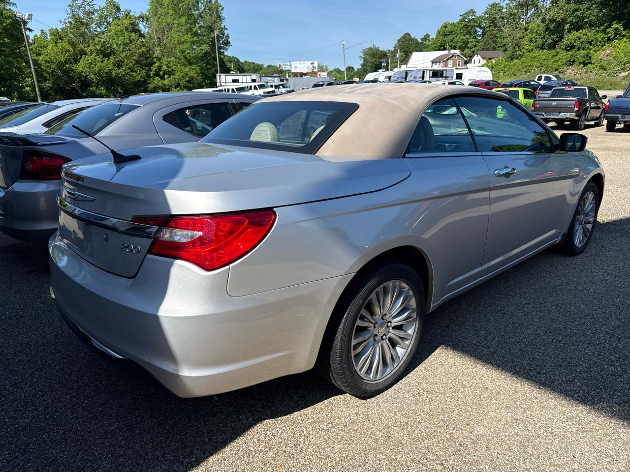 Chrysler 200 2dr Conv Limited 2011