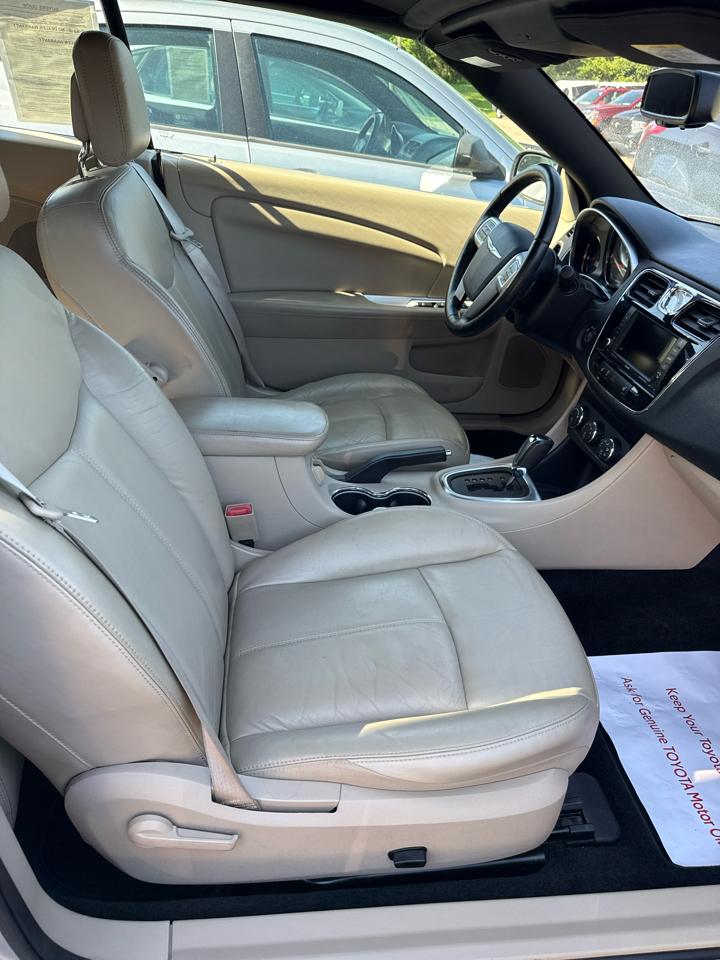 Chrysler 200 2dr Conv Limited 2011