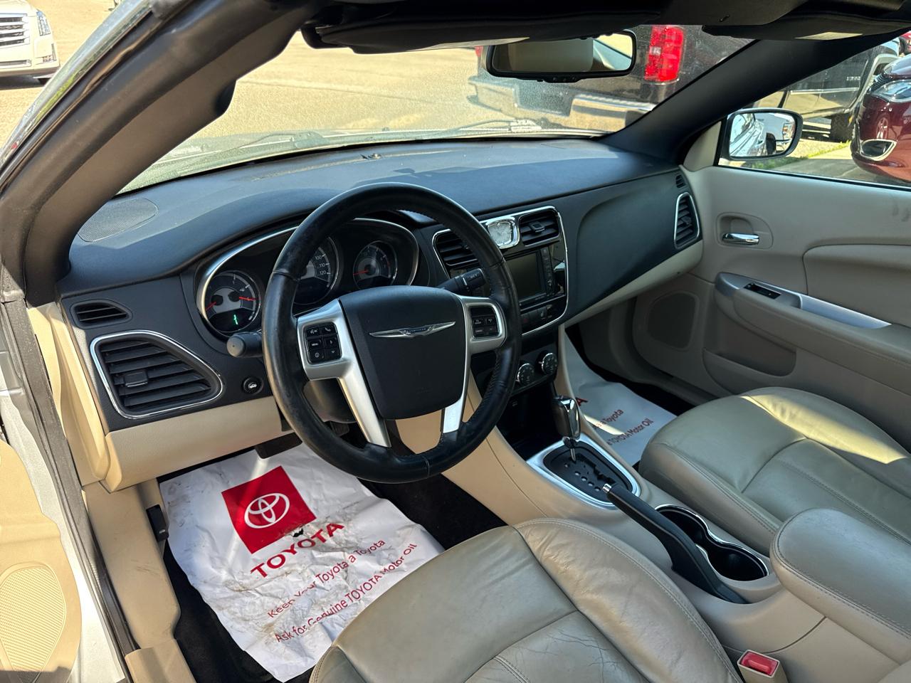 Chrysler 200 2dr Conv Limited 2011
