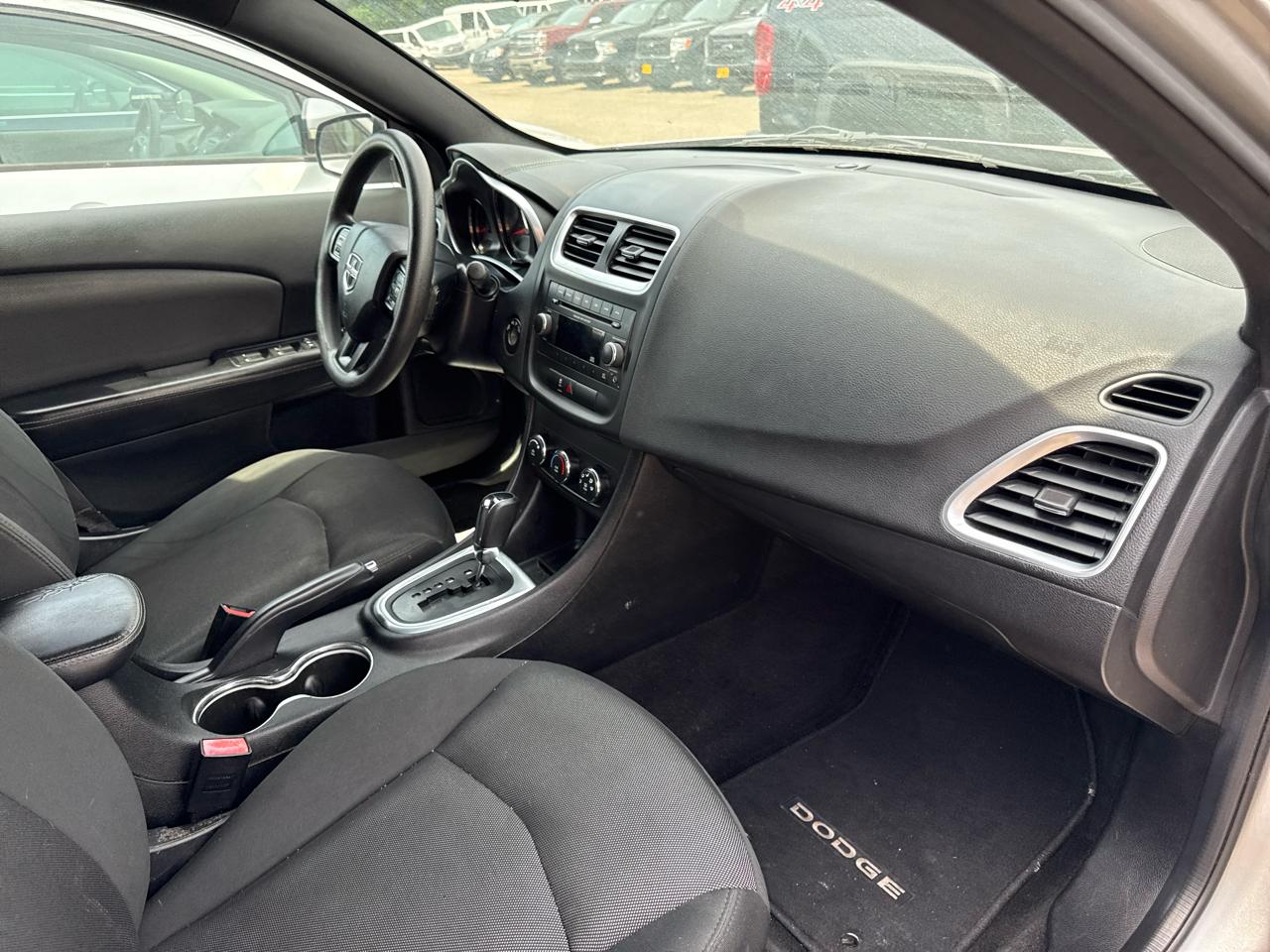 Dodge Avenger 4dr Sdn SE 2014