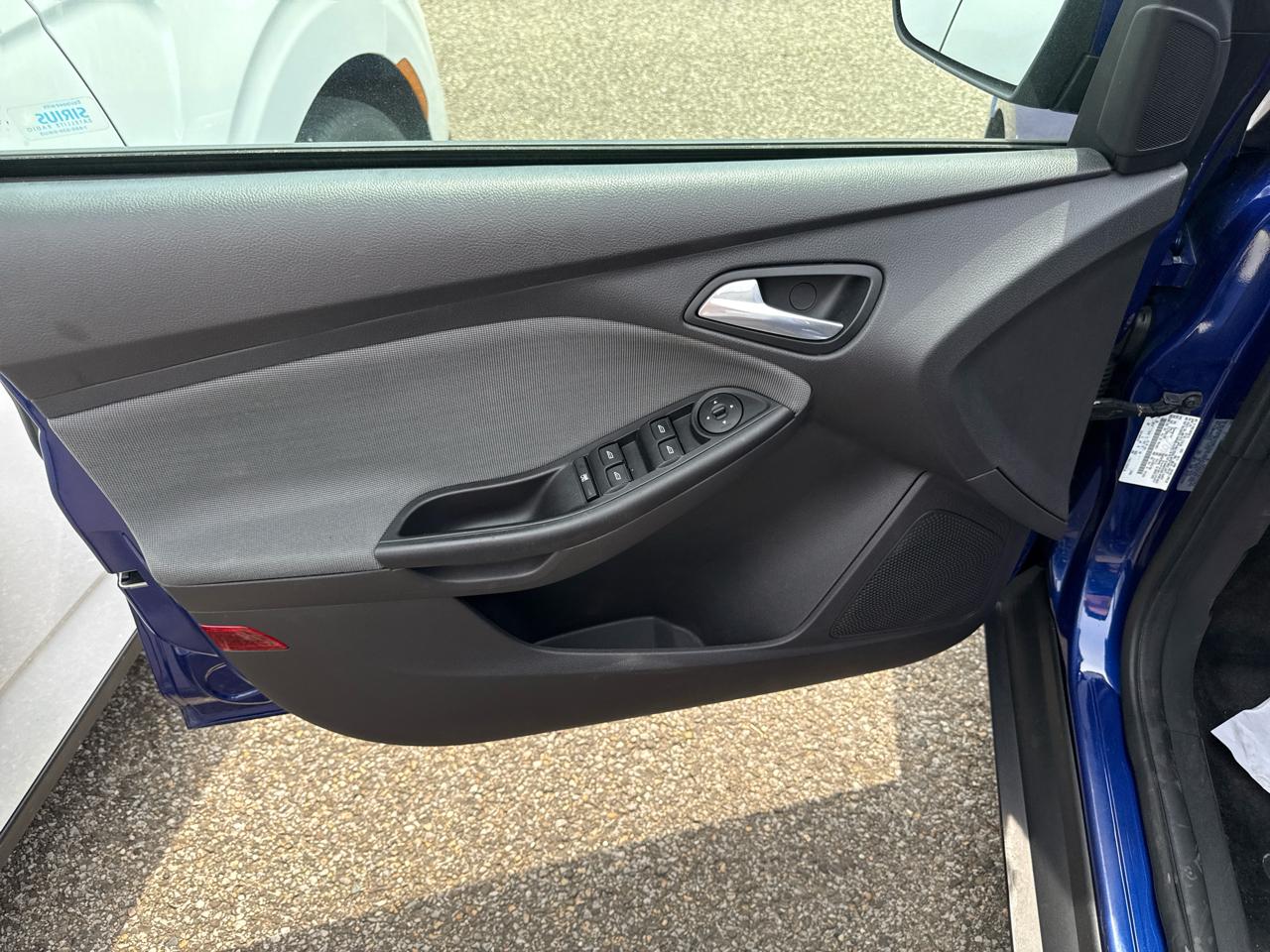 Ford Focus 5dr HB SE 2012
