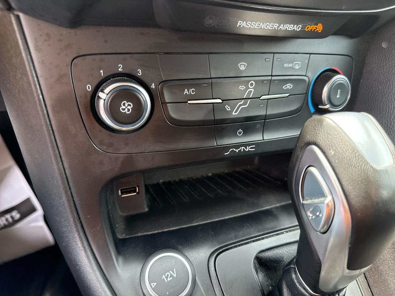 Ford Focus 5dr HB SE 2015