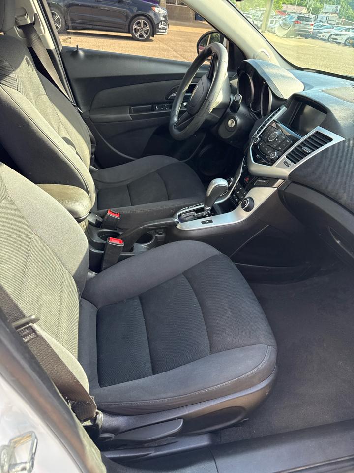 Chevrolet Cruze Limited 4dr Sdn Auto LT w/1LT 2016