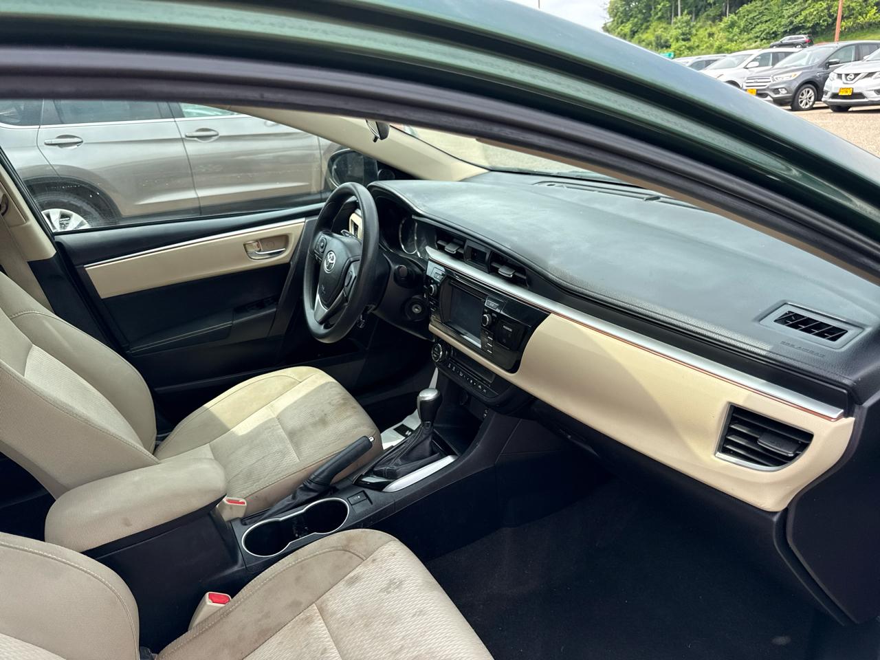 Toyota Corolla 4dr Sdn CVT LE Premium (Natl) 2015