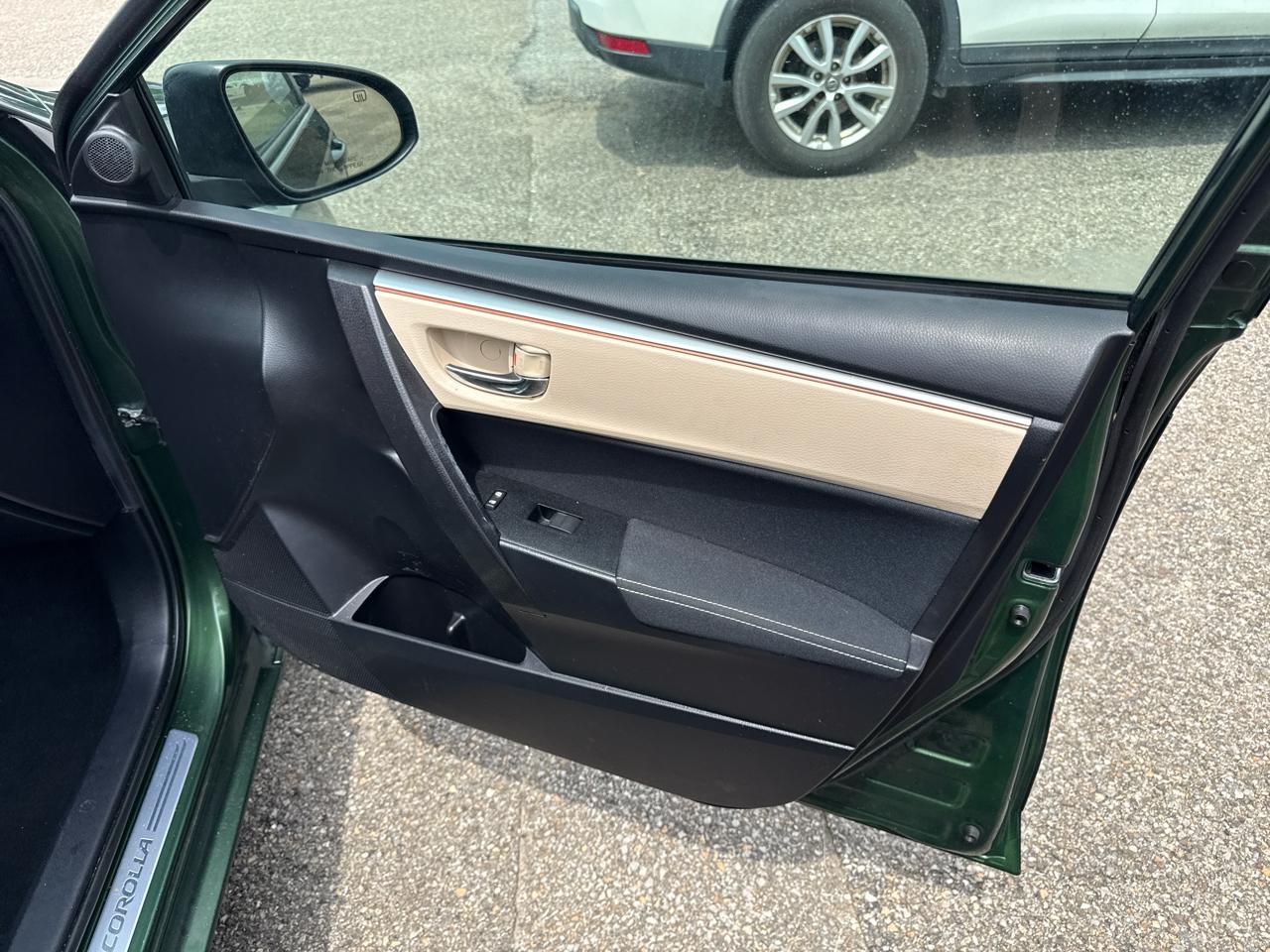 Toyota Corolla 4dr Sdn CVT LE Premium (Natl) 2015