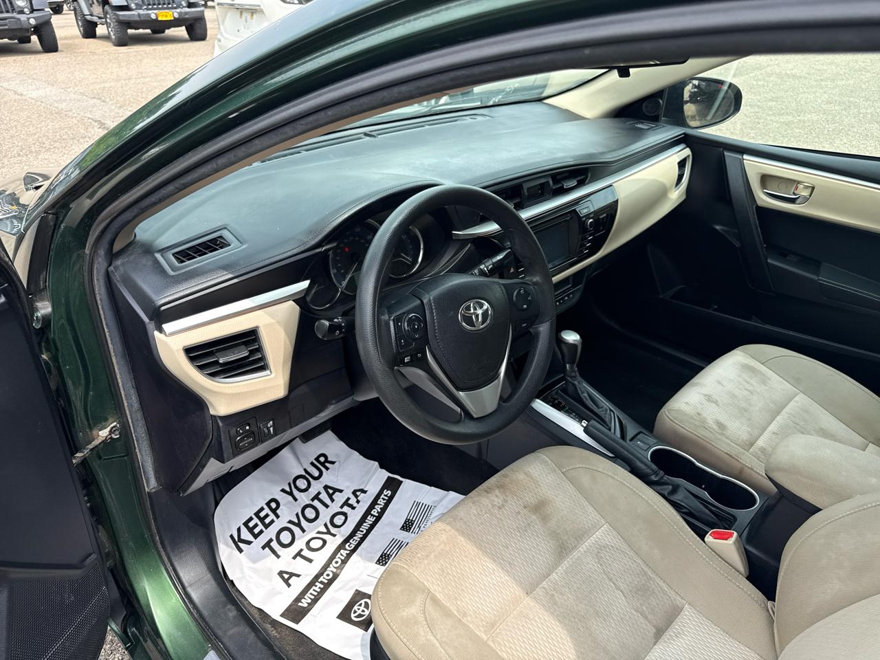 Toyota Corolla 4dr Sdn CVT LE Premium (Natl) 2015