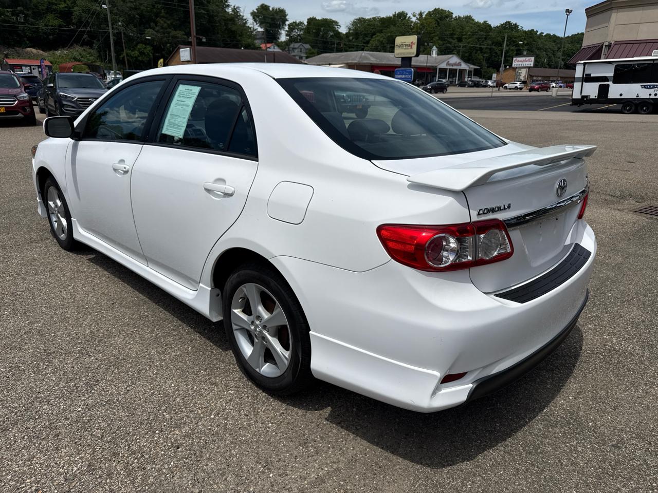 Toyota Corolla 4dr Sdn Auto LE Special Edition (Natl) 2013