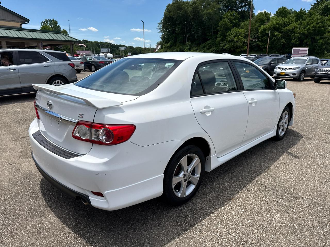 Toyota Corolla 4dr Sdn Auto LE Special Edition (Natl) 2013