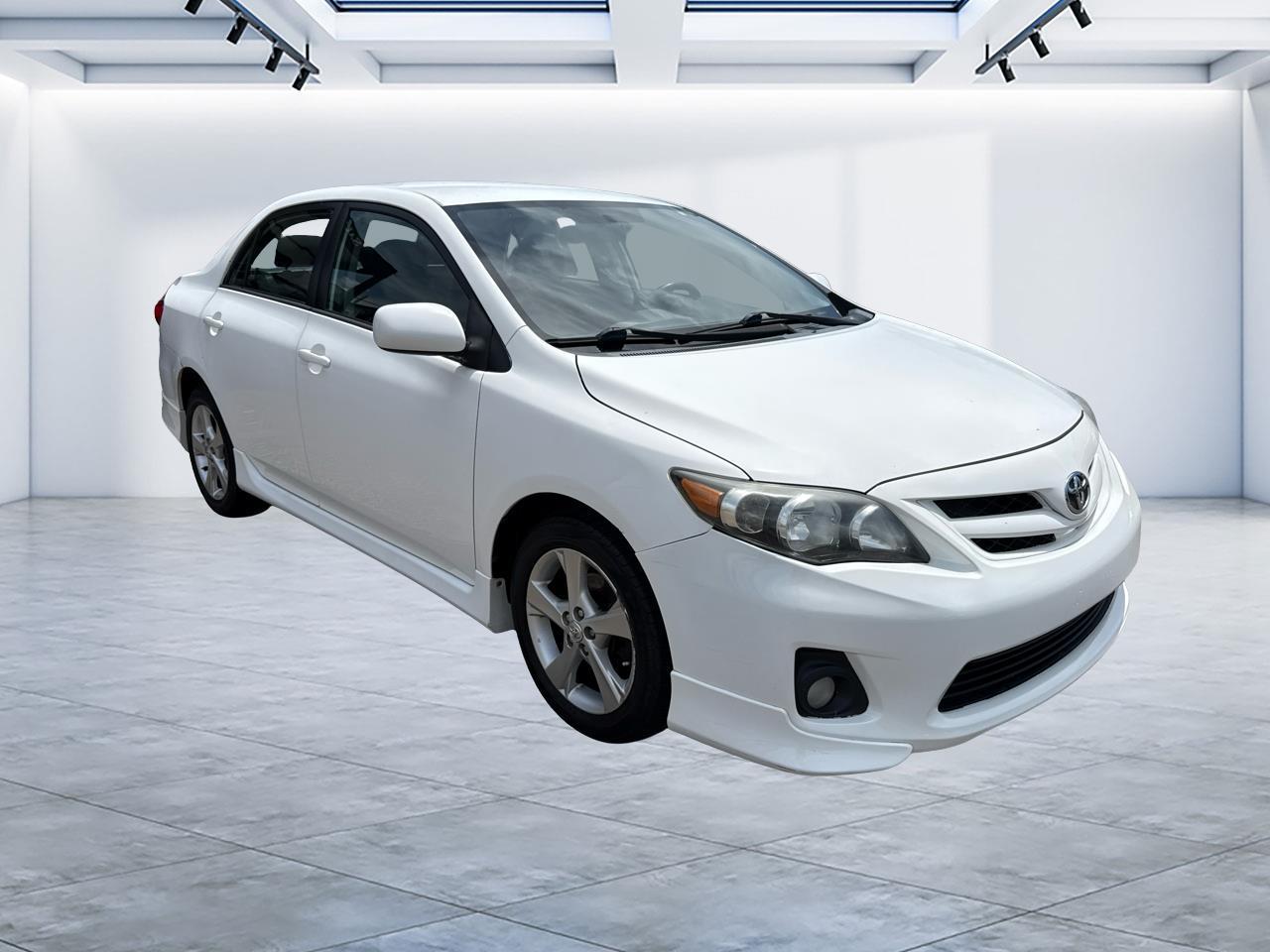2013 Toyota Corolla 4dr Sdn Auto LE Special Edition (Natl)