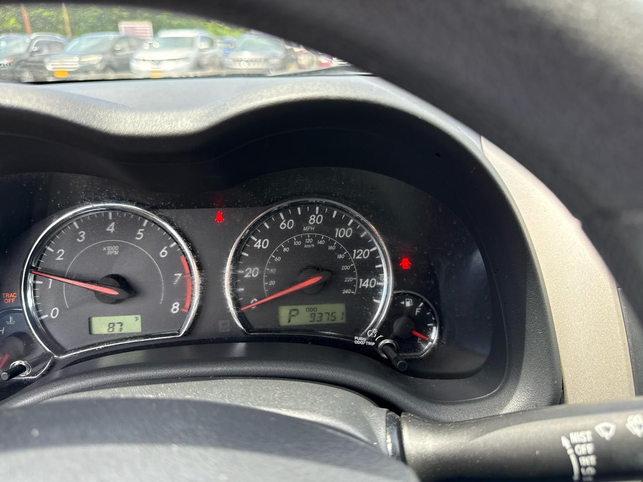Toyota Corolla 4dr Sdn Auto LE Special Edition (Natl) 2013