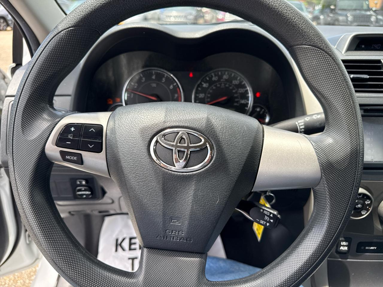 Toyota Corolla 4dr Sdn Auto LE Special Edition (Natl) 2013