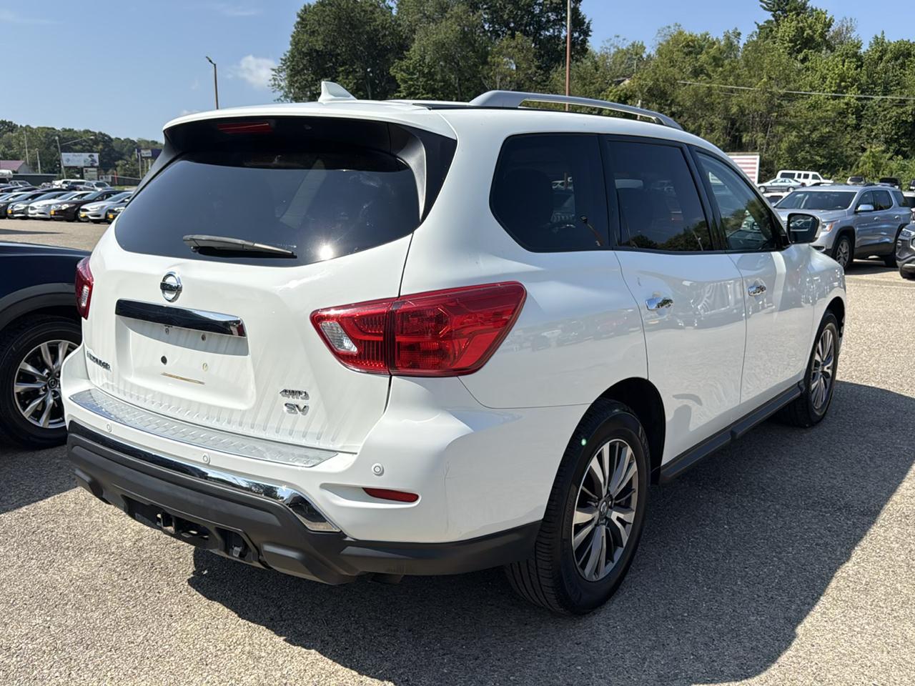 Nissan Pathfinder 4x4 SV 2019