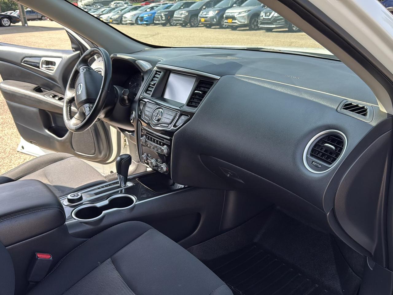 Nissan Pathfinder 4x4 SV 2019