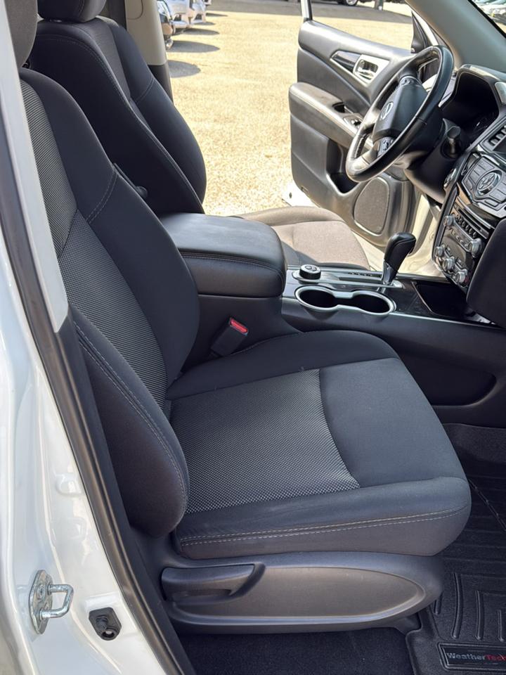 Nissan Pathfinder 4x4 SV 2019