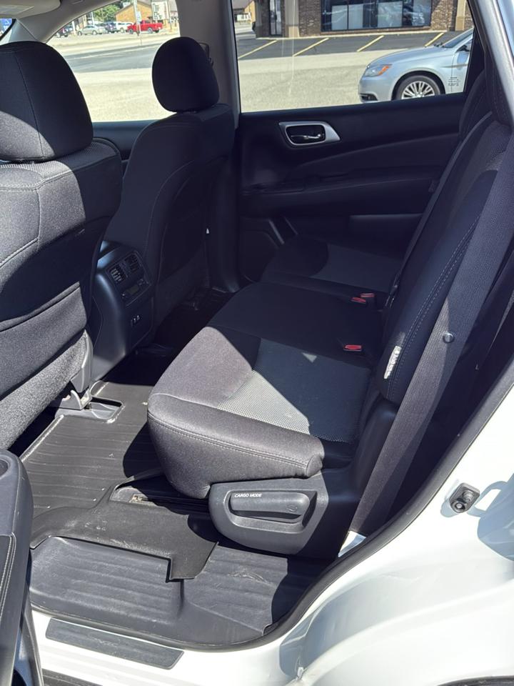 Nissan Pathfinder 4x4 SV 2019