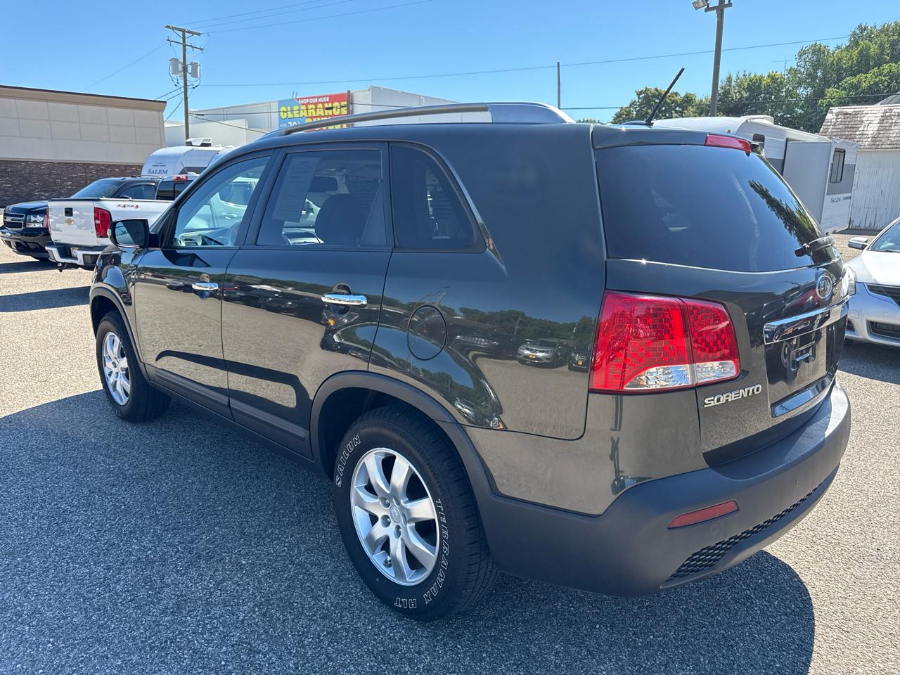 Kia Sorento 2WD 4dr I4 LX 2011