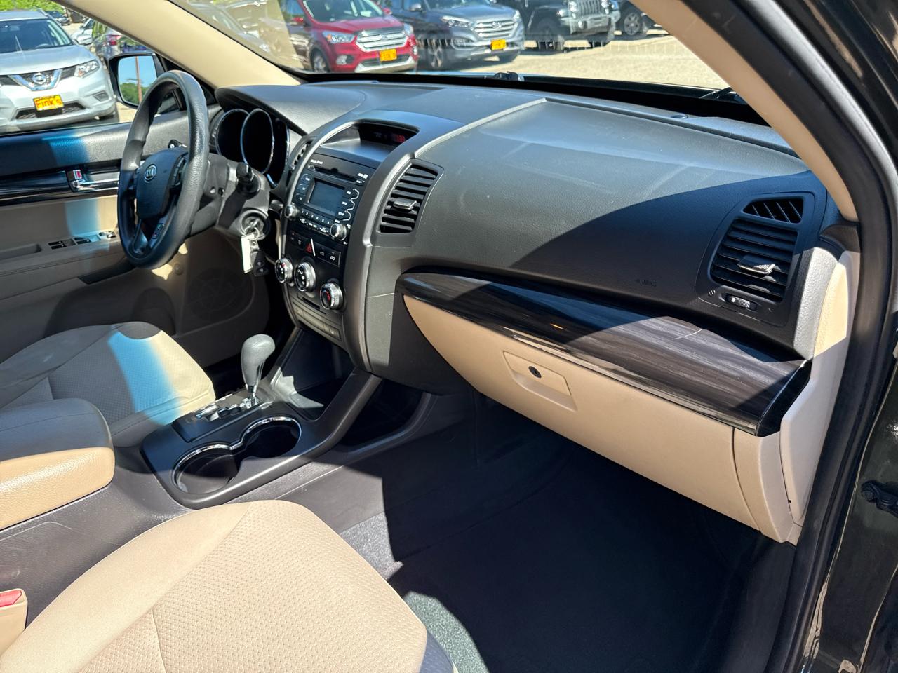 Kia Sorento 2WD 4dr I4 LX 2011