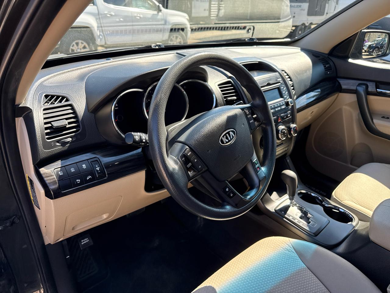 Kia Sorento 2WD 4dr I4 LX 2011