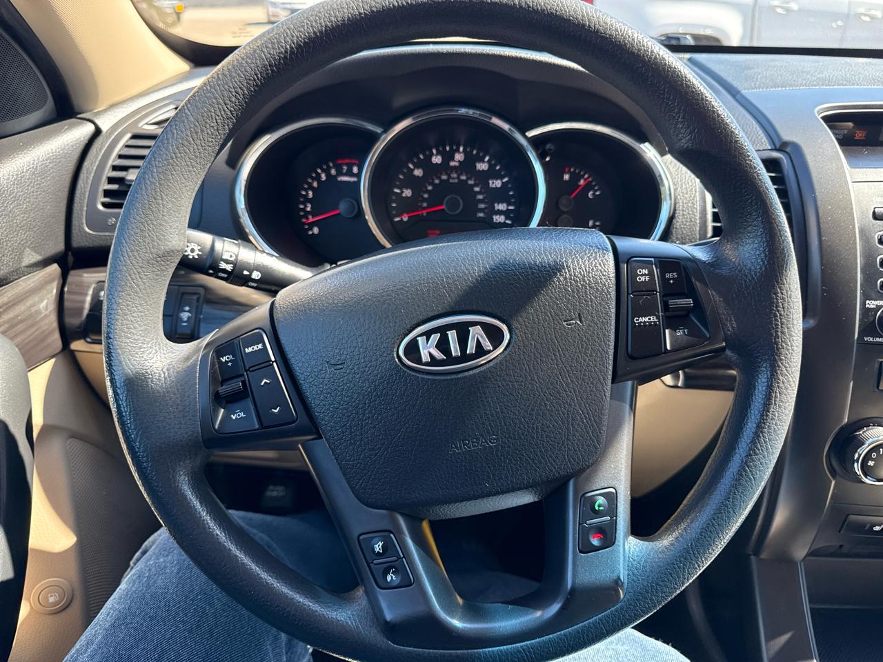 Kia Sorento 2WD 4dr I4 LX 2011