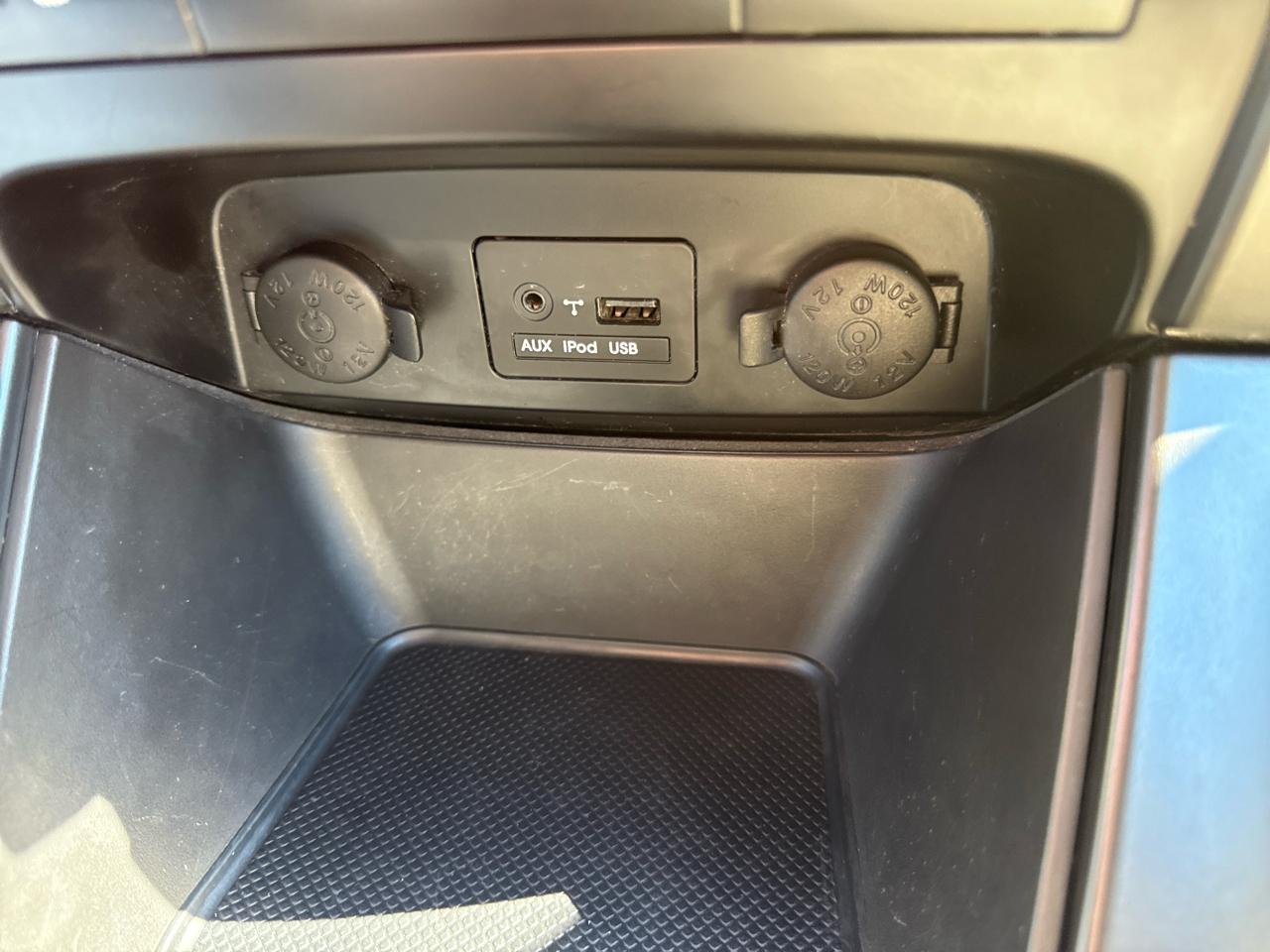 Kia Sorento 2WD 4dr I4 LX 2011