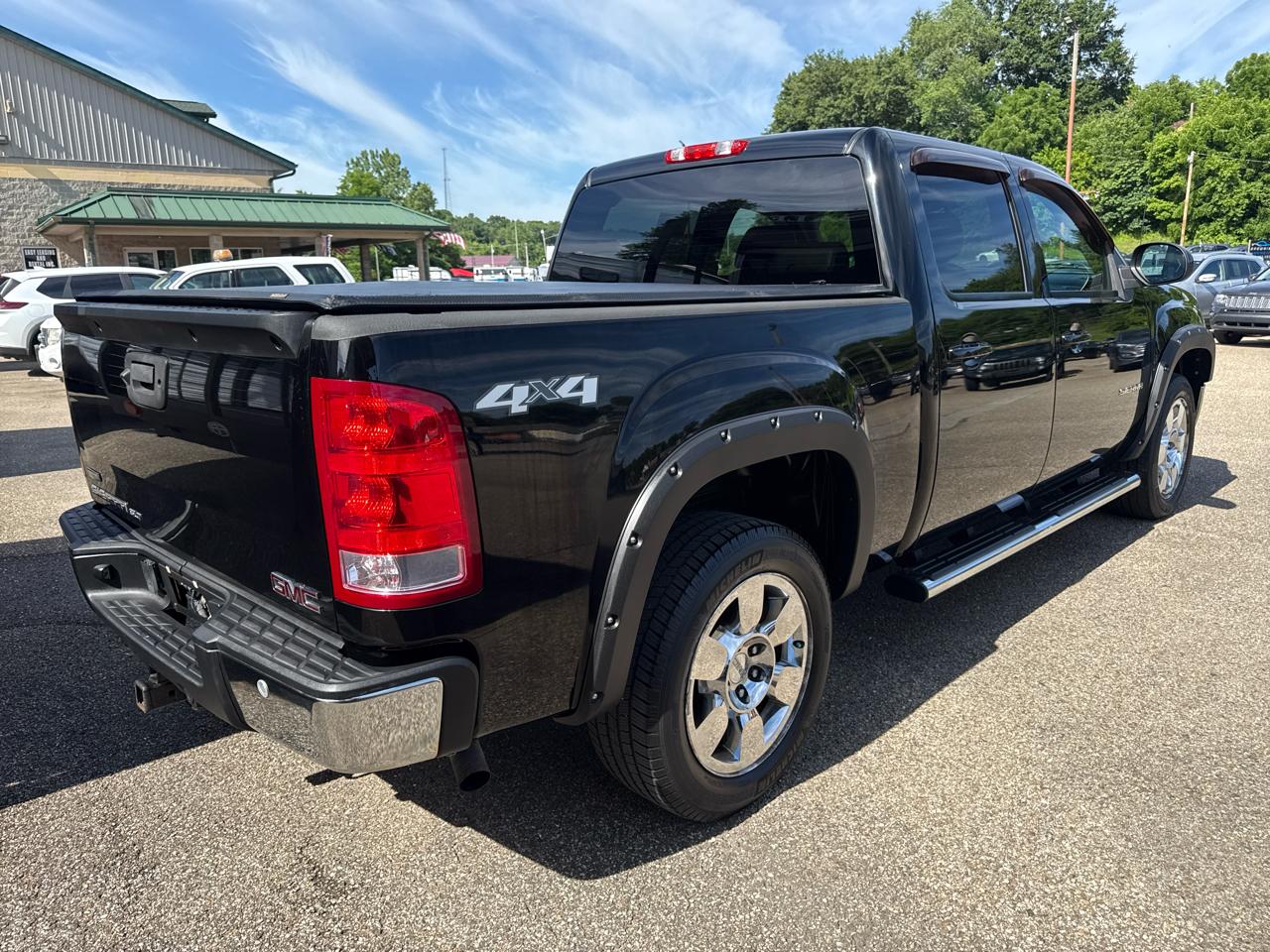 GMC Sierra 1500 4WD Crew Cab 143.5" SLT 2011