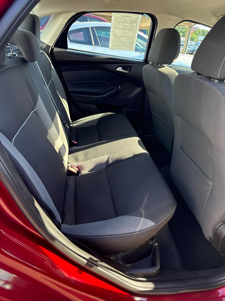 Ford Focus 4dr Sdn SE 2014