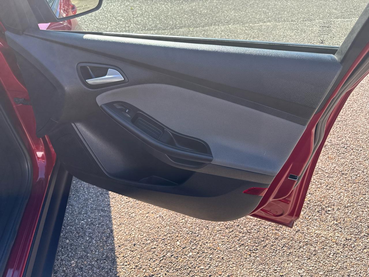 Ford Focus 4dr Sdn SE 2014