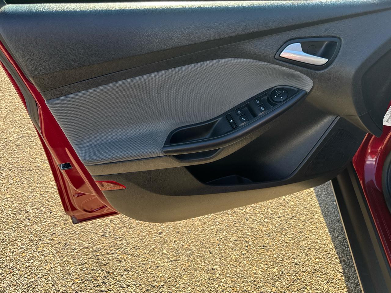 Ford Focus 4dr Sdn SE 2014