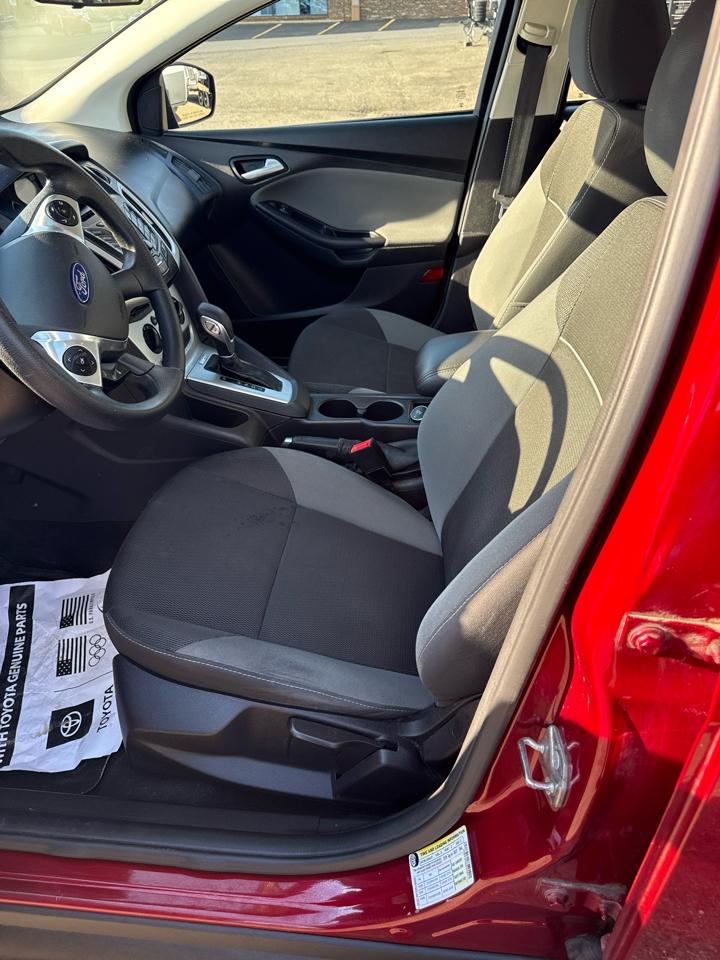 Ford Focus 4dr Sdn SE 2014