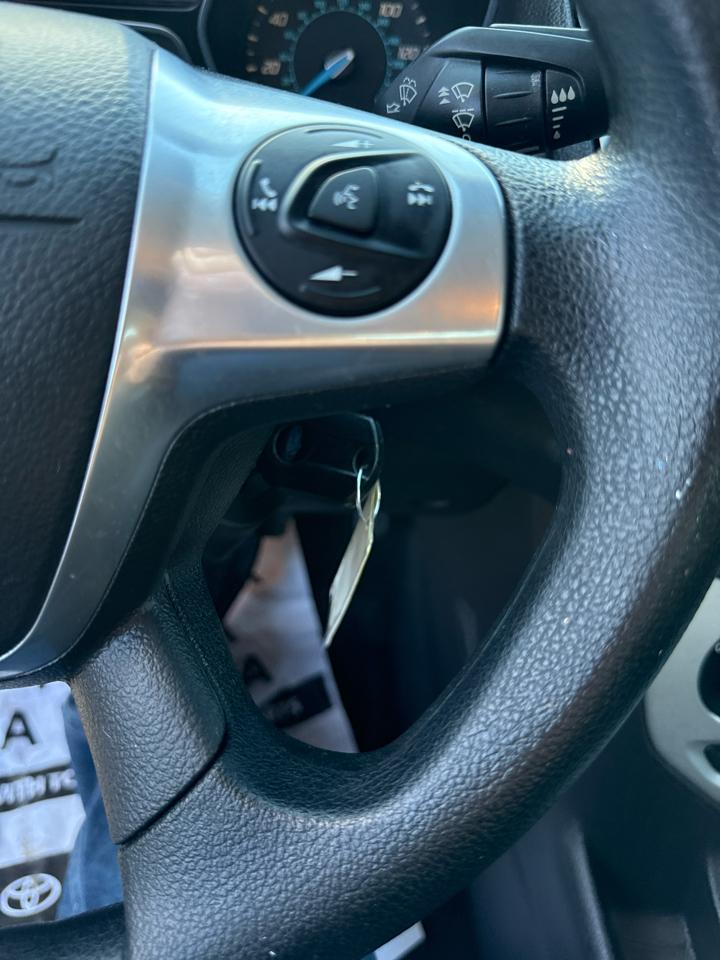 Ford Focus 4dr Sdn SE 2014