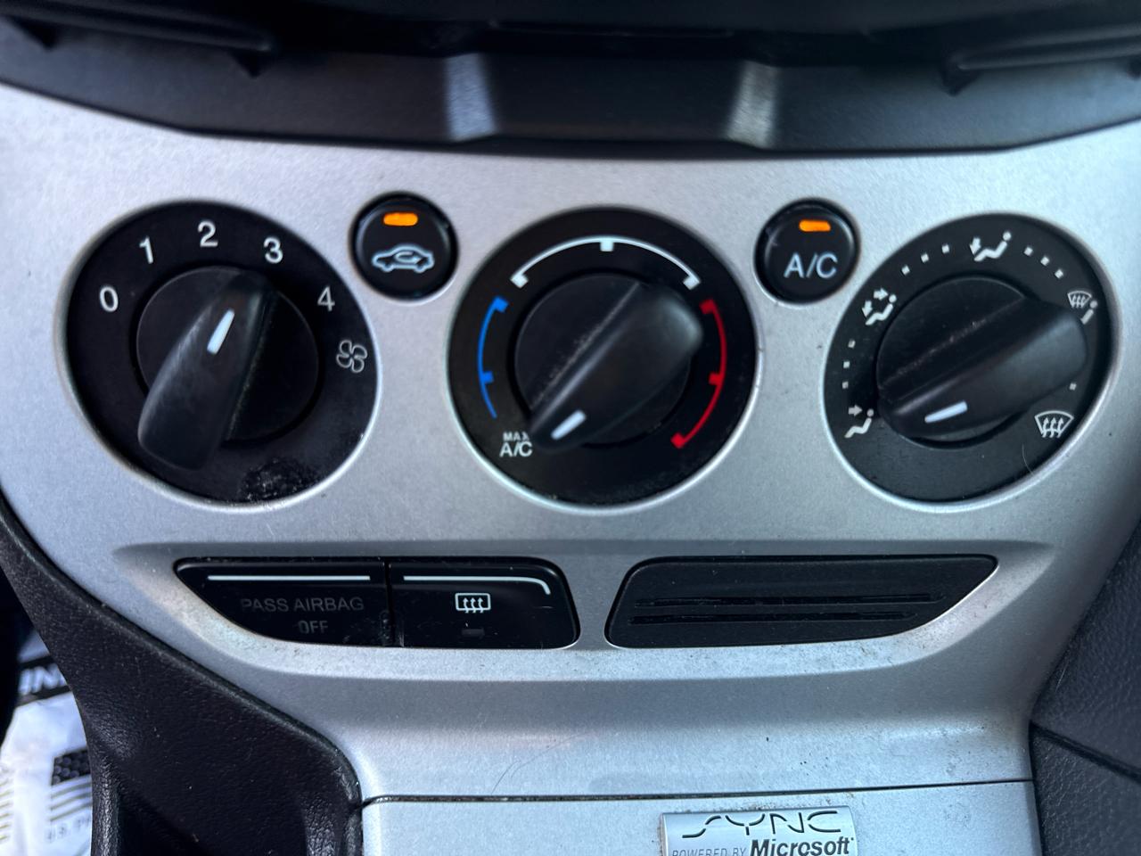 Ford Focus 4dr Sdn SE 2014