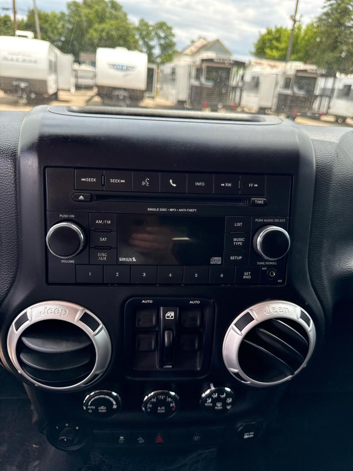 Jeep Wrangler Unlimited 4WD 4dr Rubicon 2014