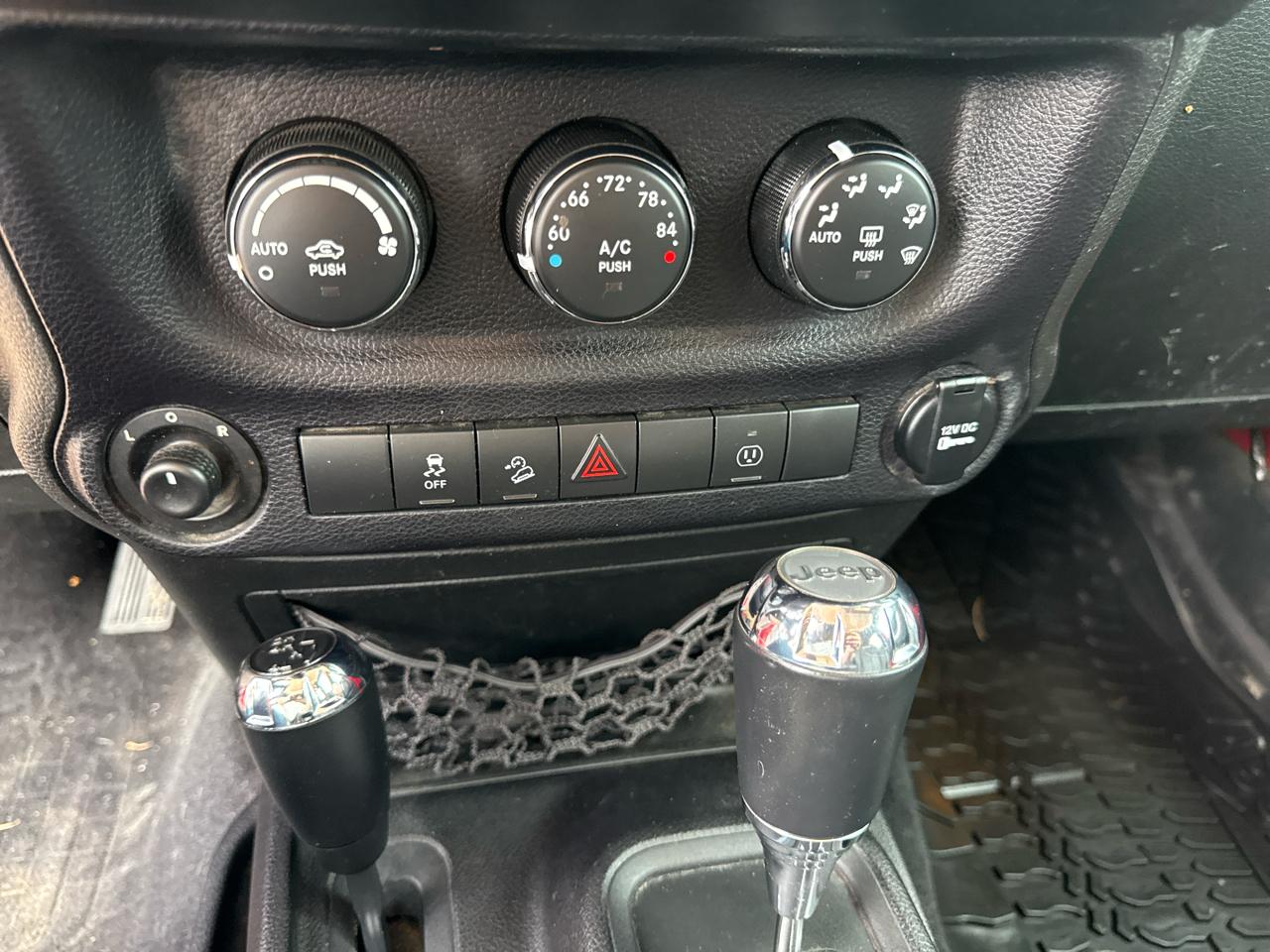 Jeep Wrangler Unlimited 4WD 4dr Rubicon 2014
