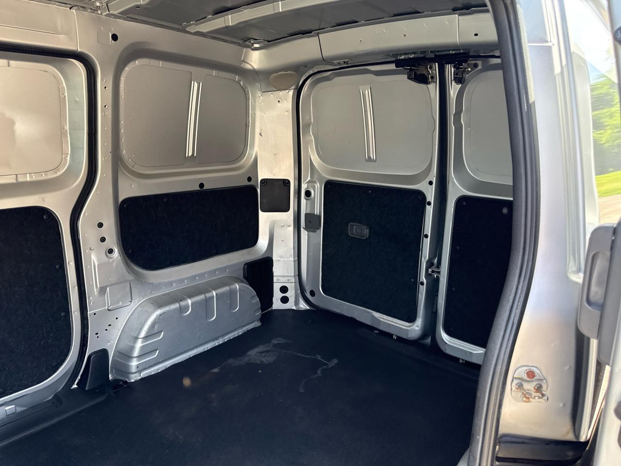 Nissan NV200 Compact Cargo I4 SV 2017
